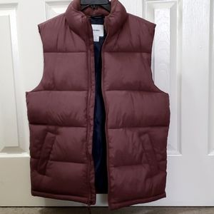 Old Navy mens medium burgundy puffer vest